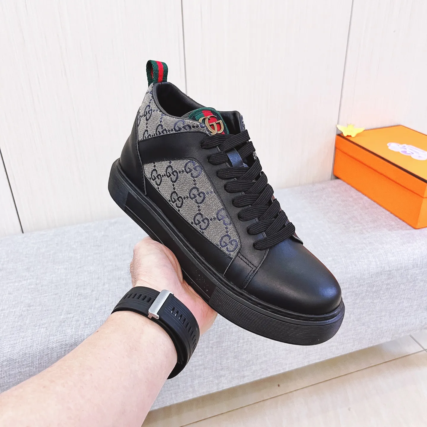 🚘🚘Factory batch 460💰[LV]🔥Louis Vuitton, a high-end men's shoe brand, official website 1:1 latest masterpiece: the upper is made of first-layer cowhide imported from Italy with a comfortable and breathable lining➕original non-slip and wear-resistant outsole🔥, making walking more convenient and comfortable! An exclusive new model, a stunning work, a beautiful 1:1 replica [color] compared to the official quality! Create a fashionable personality to set off your uniqueness! A must-have for trendy men! Classic 🔥Size: 38-44 Color: 🔥 2⃣️colors available🔥.